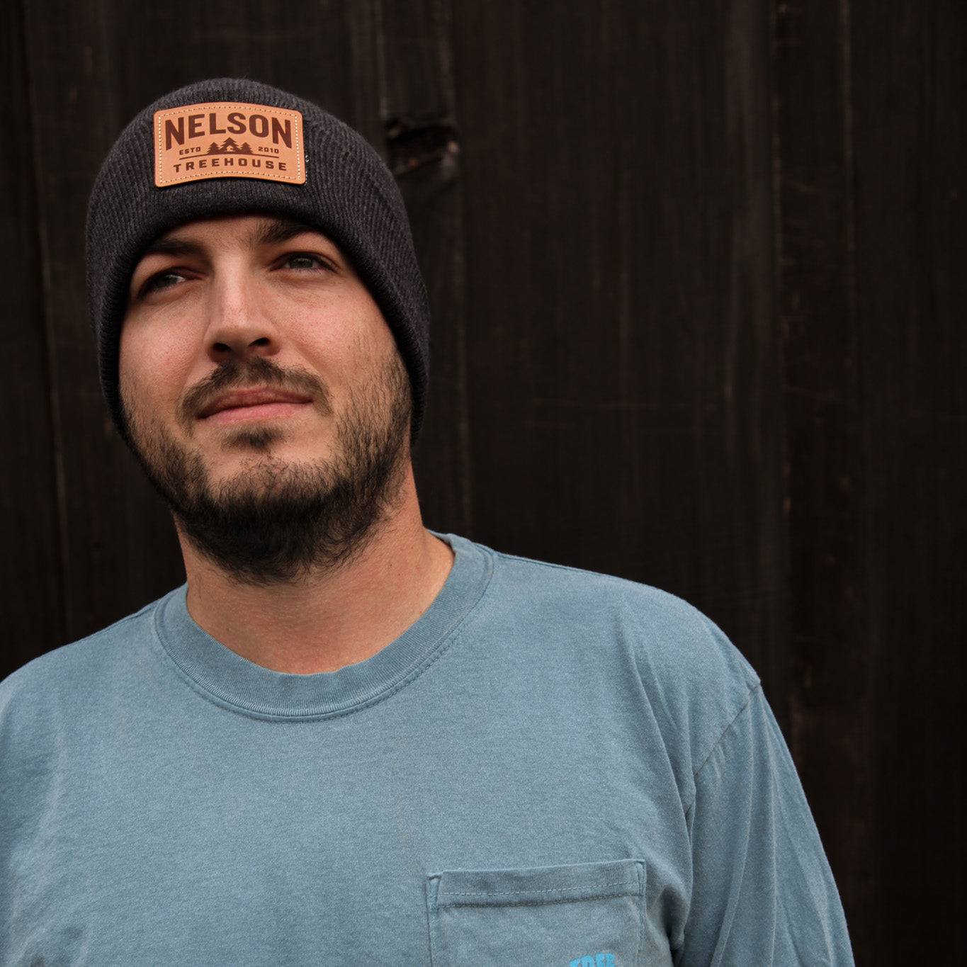 Nelson Beanie mit Lederaufnäher